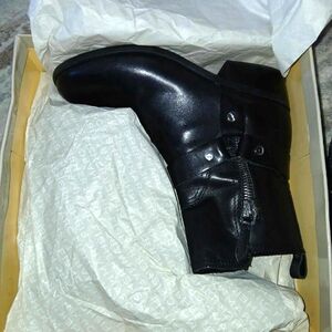 WOMEN'S O-RING ANKLE BOOTS